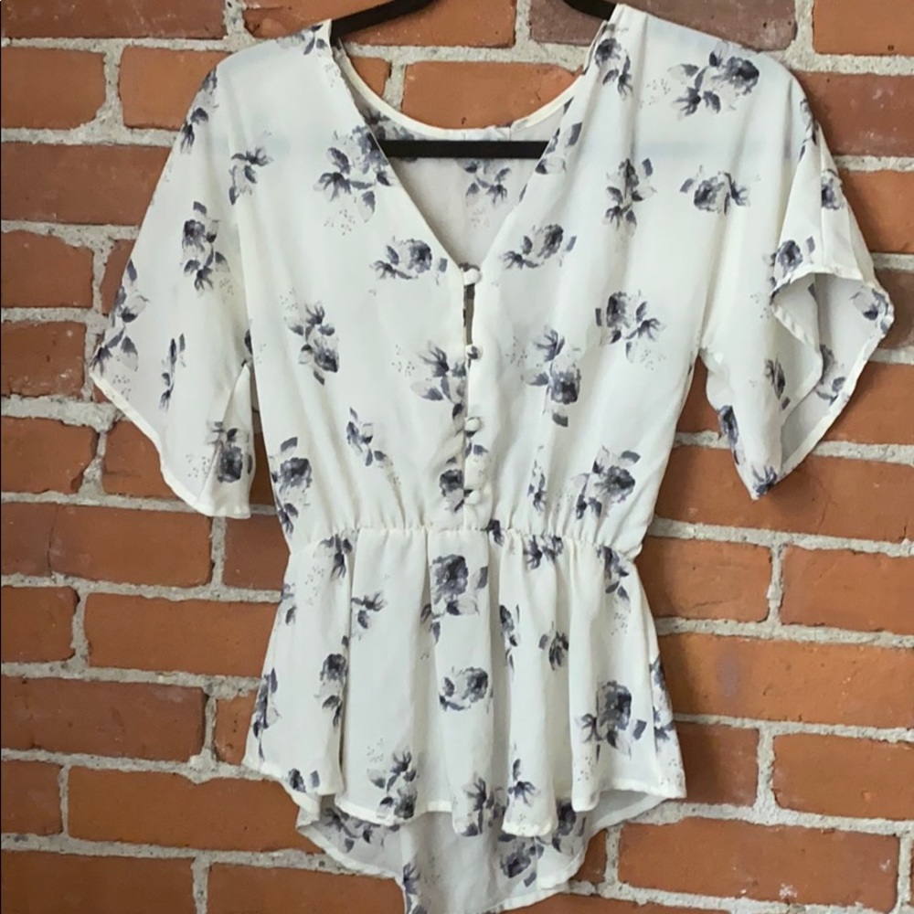 Floral babydoll blouse with buttons